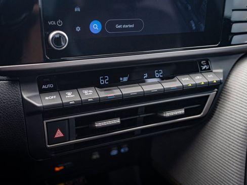 Used 2025 Toyota Camry SE image 20