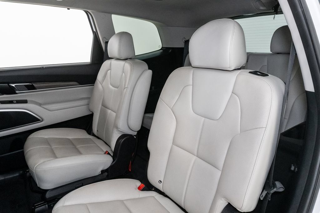 Used 2022 Kia Telluride EX w/ EX Premium Package AWD/4WD image 29