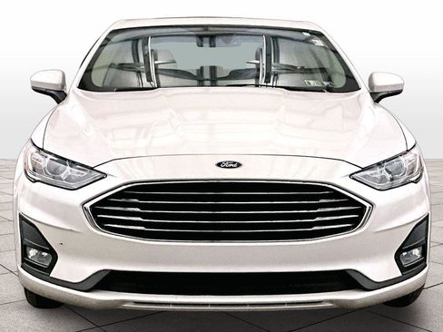 Used 2020 Ford Fusion SE w/ Equipment Group 151A image 3