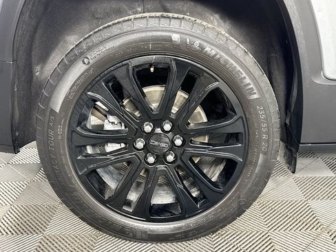 Used 2023 GMC Acadia SLT w/ Elevation Edition FWD image 31