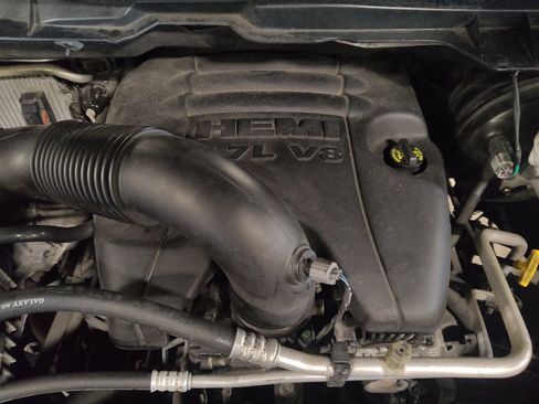 Used 2019 RAM 1500 Big Horn RWD image 30
