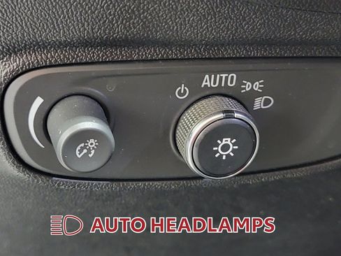 Used 2019 Chevrolet Equinox LT FWD image 24