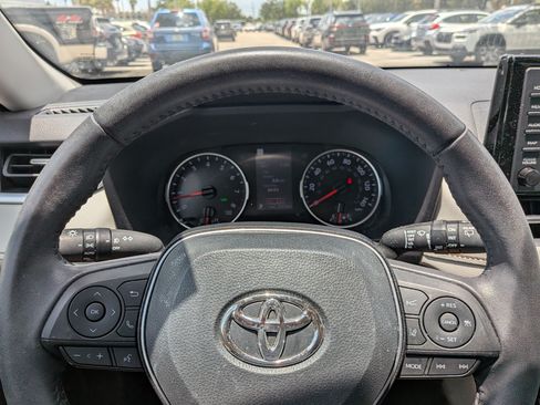 Used 2022 Toyota RAV4 XLE Premium FWD image 26