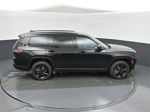New 2025 Jeep Grand Cherokee L Altitude image 28