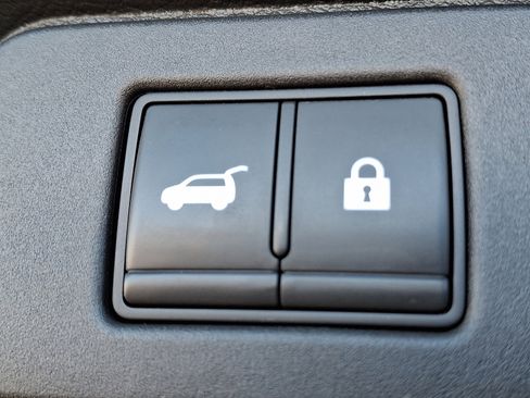 Used 2022 Nissan Rogue SV w/ SV Premium Package image 30