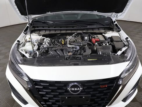 Used 2024 Nissan Altima 2.5 SR FWD image 16