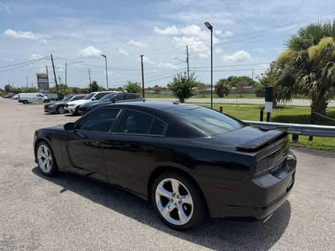 Used 2013 Dodge Charger SXT w/ Rallye Appearance Group RWD image 3