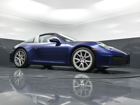 Certified 2025 Porsche 911 Targa 4 GTS AWD/4WD image 29