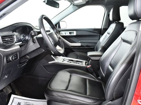 Used 2023 Ford Explorer XLT w/ Equipment Group 202A image 6