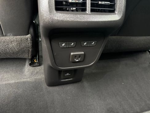 Used 2022 Chevrolet Equinox Premier AWD/4WD image 7