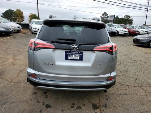 Used 2016 Toyota RAV4 SE image 5