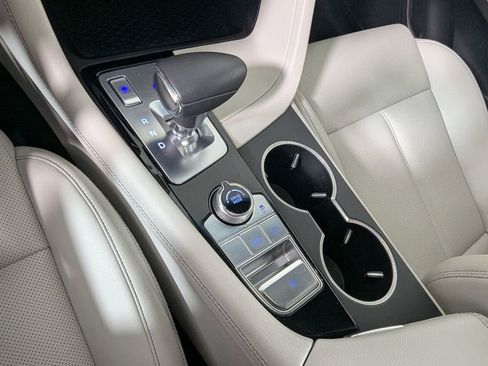 Used 2025 Genesis G70 2.5T AWD/4WD image 21
