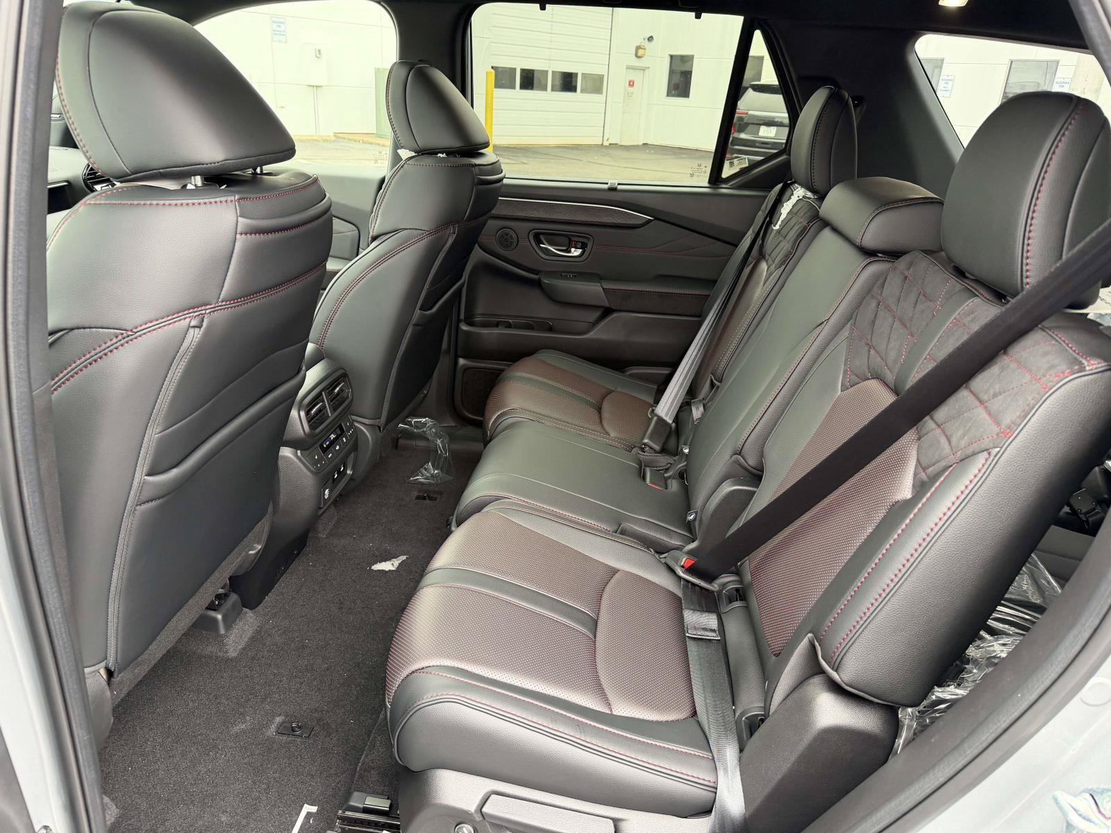 New 2026 Honda Pilot Black Edition image 9