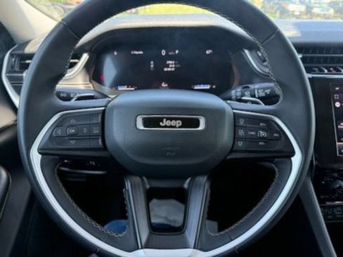 Used 2023 Jeep Grand Cherokee L Laredo AWD/4WD image 29