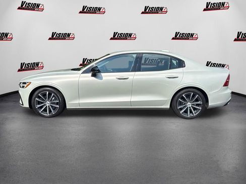 Used 2021 Volvo S60 T5 Momentum w/ Advanced Package AWD/4WD image 2