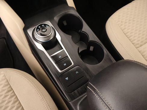Used 2022 Ford Escape SE w/ Convenience Package FWD image 9