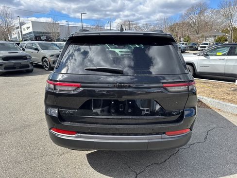 New 2026 Jeep Grand Cherokee Altitude image 5