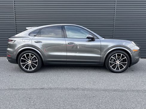 Certified 2026 Porsche Cayenne Coupe AWD/4WD image 3