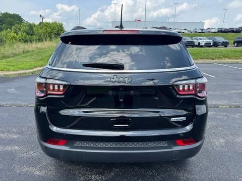 Used 2022 Jeep Compass Latitude w/ Convenience Group FWD image 4