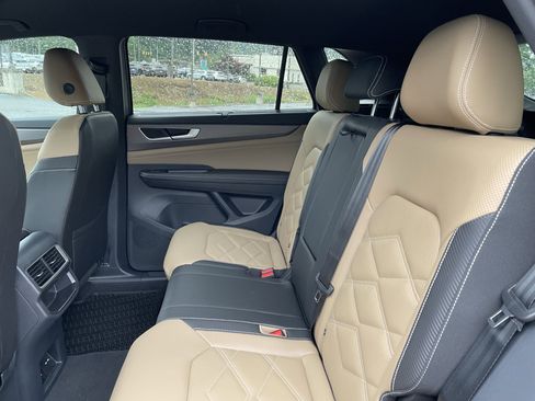 New 2026 Volkswagen Atlas Cross Sport SE FWD image 12