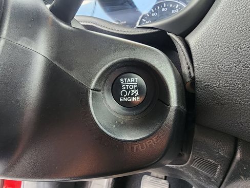 Used 2021 Jeep Renegade Trailhawk AWD/4WD image 29