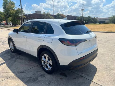 Used 2024 Honda HR-V LX image 9