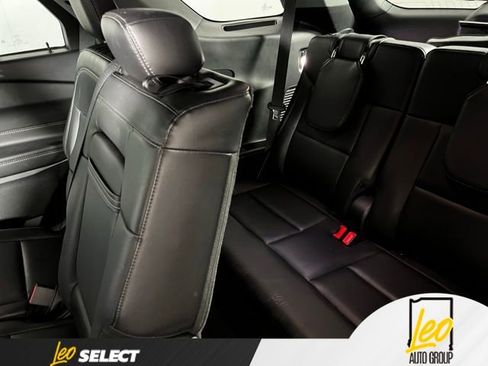 Used 2023 Ford Explorer XLT w/ Equipment Group 202A AWD/4WD image 22