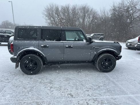 Used 2023 Ford Bronco Black Diamond image 6