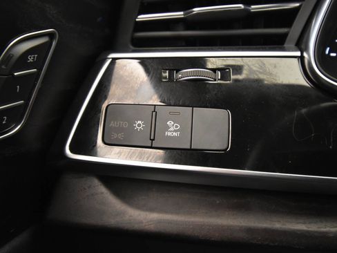 Used 2021 Audi Q8 Premium w/ Convenience Package image 28