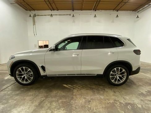 Used 2026 BMW X5 xDrive40i AWD/4WD image 2