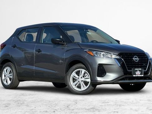 New 2025 Nissan Kicks Play S image 2