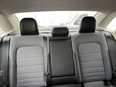 Used 2025 Volkswagen Jetta SE image 36