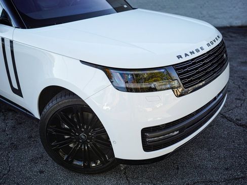 Used 2022 Land Rover Range Rover SE image 7