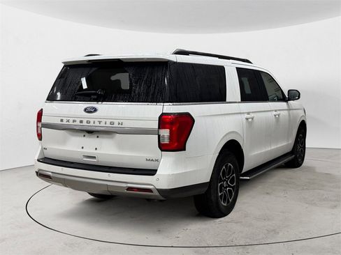 Used 2023 Ford Expedition Max XLT image 5