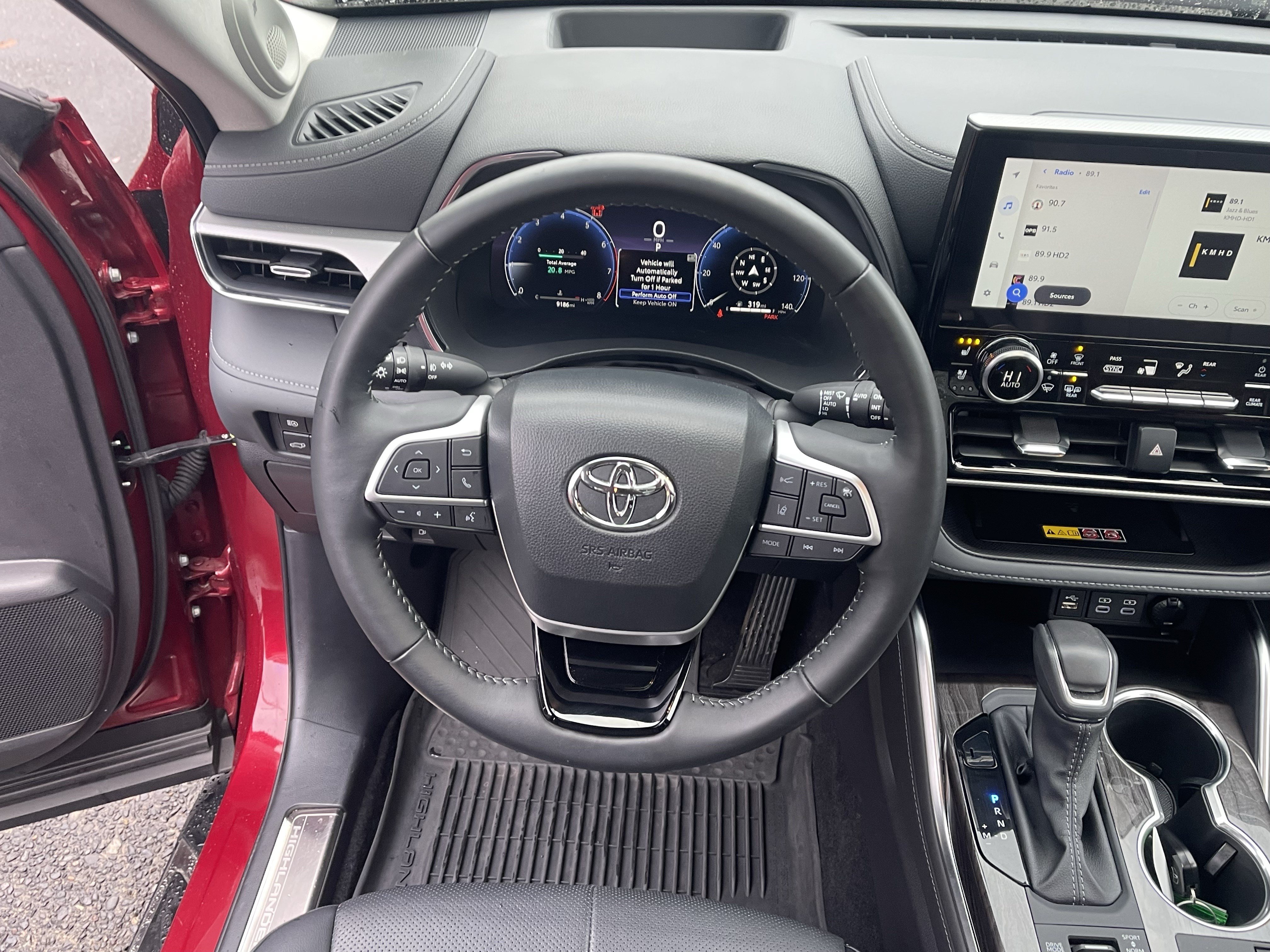 Used 2025 Toyota Highlander Platinum AWD/4WD image 13