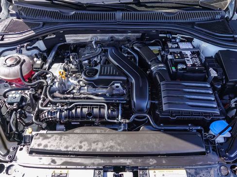 Used 2025 Volkswagen Jetta SEL FWD image 27