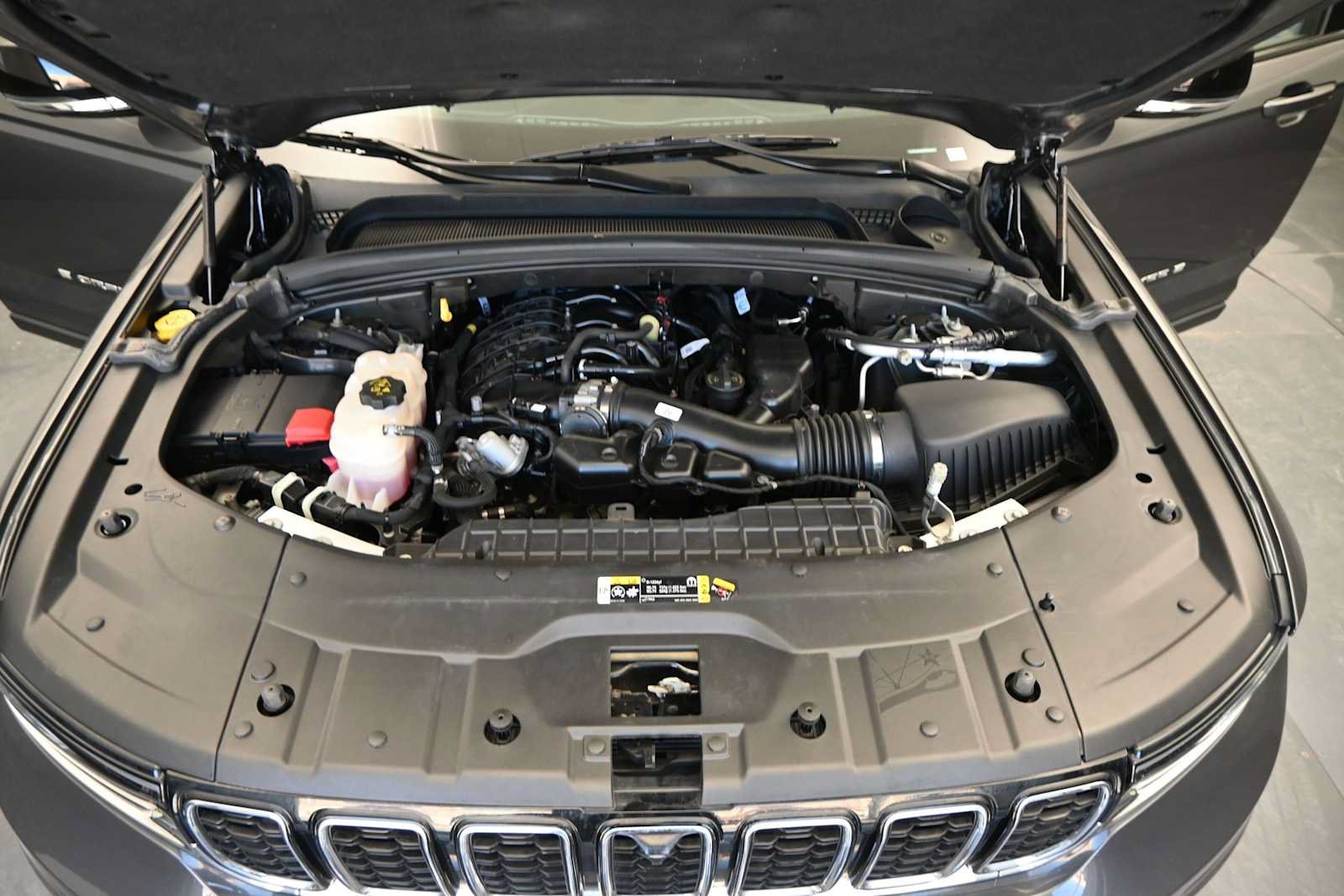 Used 2023 Jeep Grand Cherokee L Limited w/ Luxury Tech Group II AWD/4WD image 24