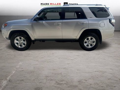 Certified 2016 Toyota 4Runner SR5 AWD/4WD image 2
