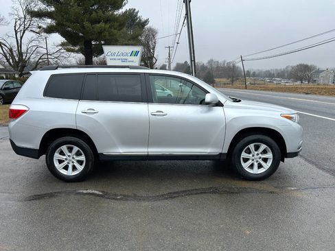 Used 2013 Toyota Highlander Plus image 7