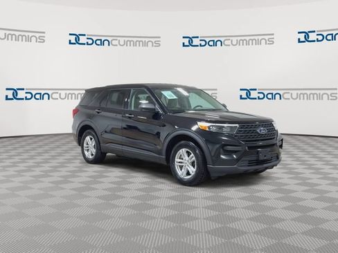 Used 2023 Ford Explorer 4WD image 2