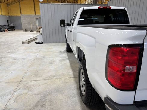 Used 2018 Chevrolet Silverado 2500 W/T w/ Snow Plow Prep Package image 9