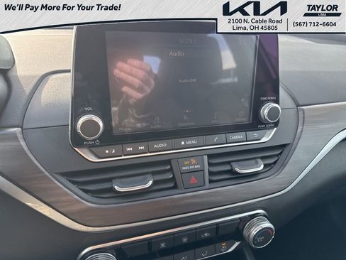 Used 2024 Nissan Altima 2.5 SV image 16