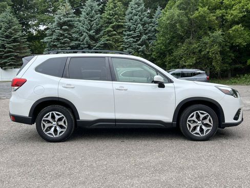 Used 2024 Subaru Forester Premium AWD/4WD image 42