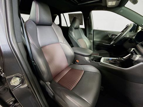 Used 2024 Toyota RAV4 XSE image 28