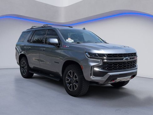 Used 2022 Chevrolet Tahoe Z71 w/ Luxury Package AWD/4WD image 9