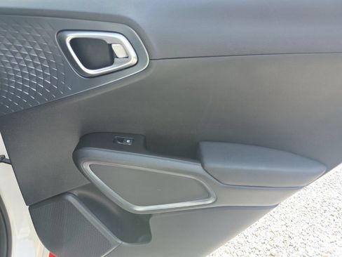 Used 2022 Kia Soul GT-Line FWD image 19