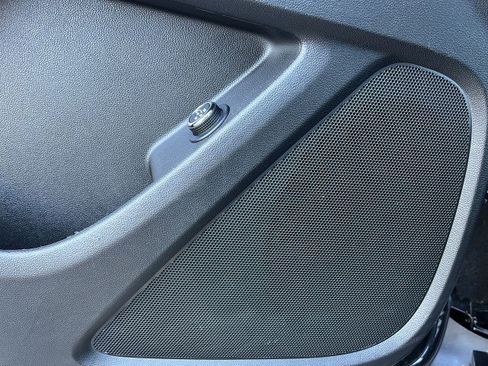 Used 2023 Chevrolet Traverse LT image 23