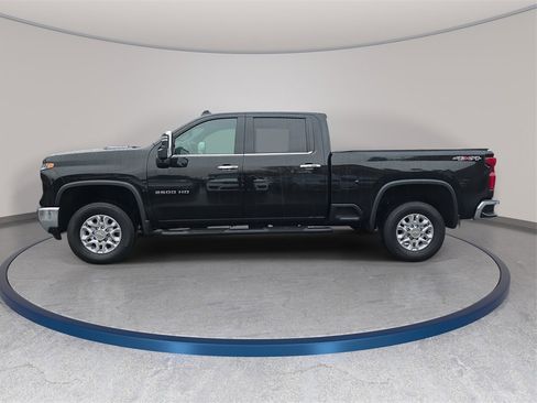 Used 2024 Chevrolet Silverado 2500 LTZ image 9