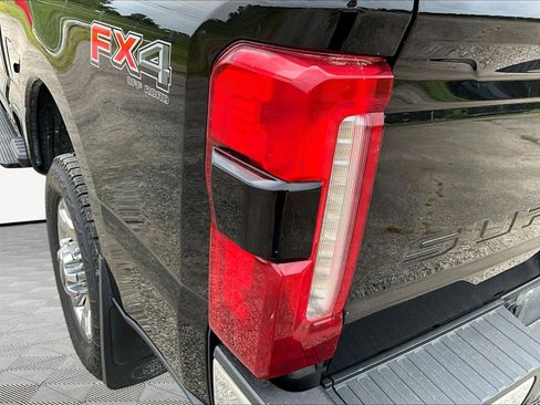 Used 2023 Ford F350 Lariat w/ Lariat Ultimate Package AWD/4WD image 24