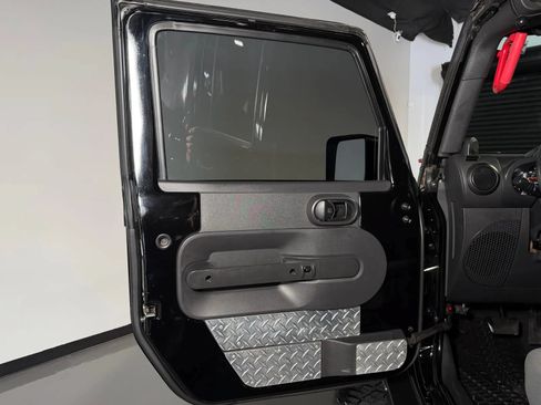 Used 2009 Jeep Wrangler Unlimited Rubicon w/ Trailer Tow Group AWD/4WD image 22